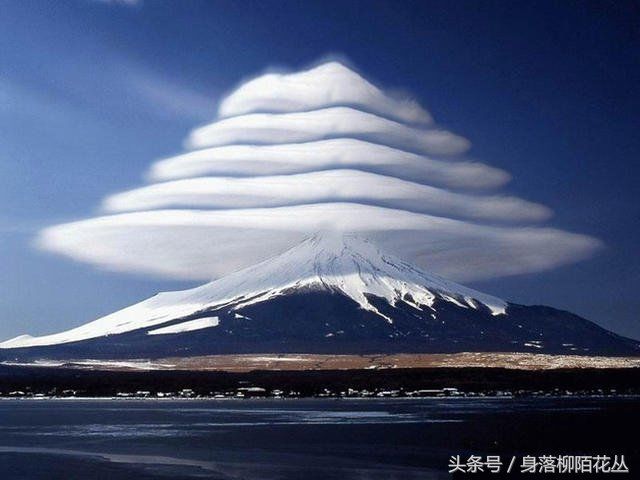 像不明飞行物的日本富士山笠云420 / 作者:ximeng2687 / 帖子ID:29975