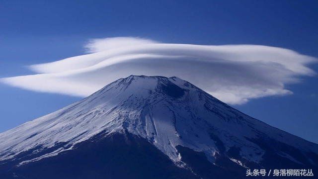 像不明飞行物的日本富士山笠云938 / 作者:ximeng2687 / 帖子ID:29975