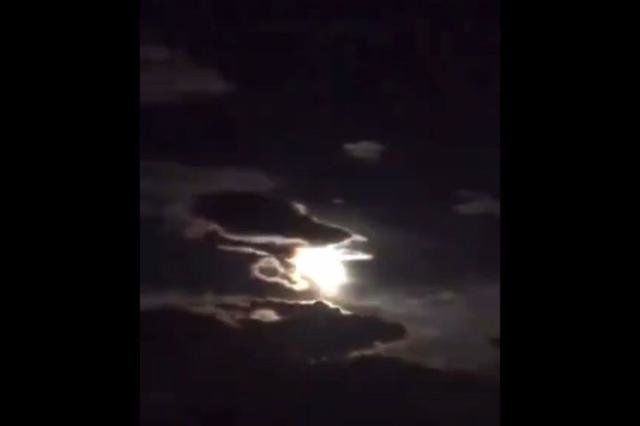 6天后还有一颗更大的要来 云南香格里拉4日遭小行星撞击爆炸36 / 作者:mh875109365 / 帖子ID:30061