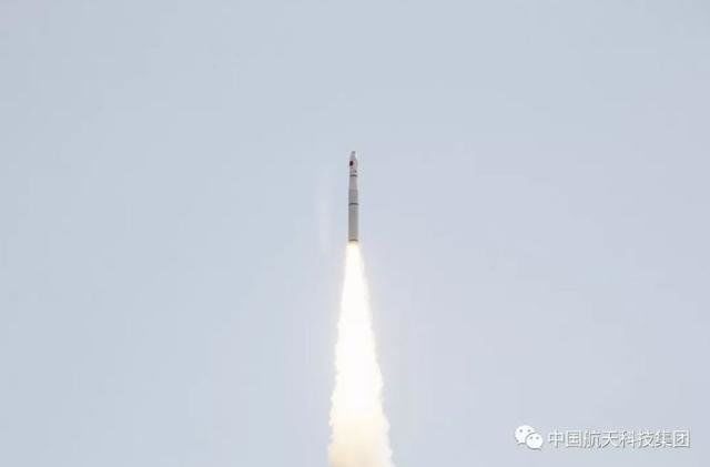 2018年4月27日晚夜空出现的异象，究竟是外星文明到来还是什么？472 / 作者:jkljfgj5665 / 帖子ID:30156