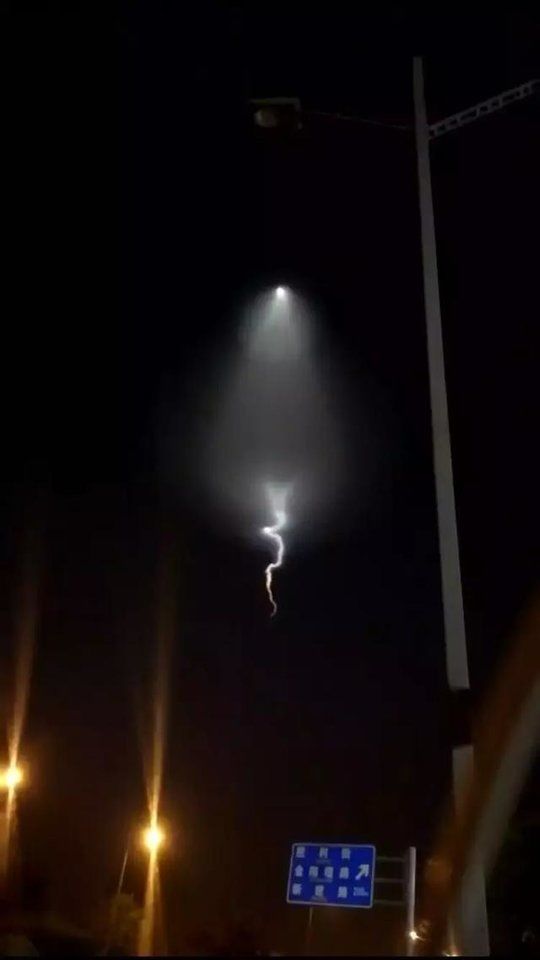 什么？呼和浩特昨晚夜空出现了“不明飞行物”？快看看专家怎么说……377 / 作者:韩支 / 帖子ID:30180