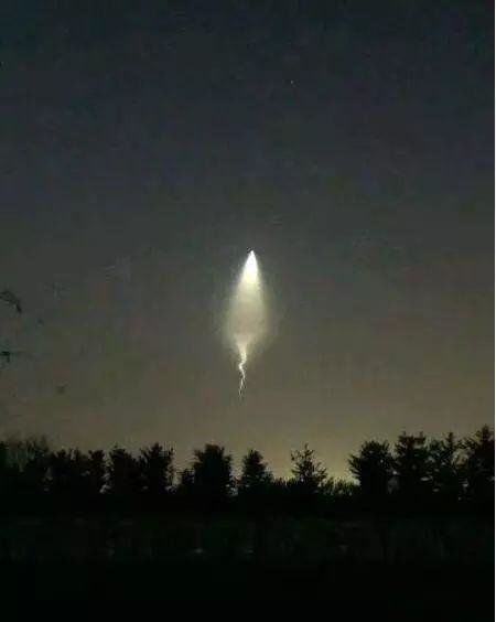 多地夜空惊现“不明飞行物”，到底是什么？832 / 作者:泣天使 / 帖子ID:30424