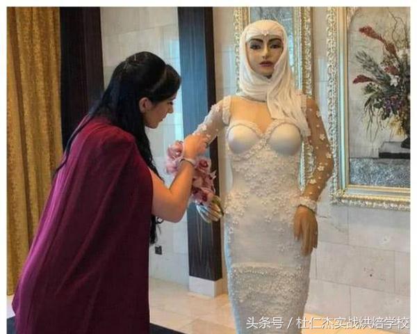 世界上最奢华的蛋糕，光配饰就750万，舔一口一万341 / 作者:LThhVopG / 帖子ID:30914