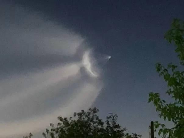 俄罗斯惊现“不明飞行物”：世界杯期外星人来看球575 / 作者:gooobooo / 帖子ID:31522
