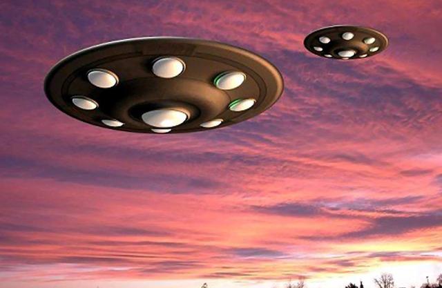 英国飞行员驾驶台风战机怒怼UFO,真勇敢！结局有些说不出口883 / 作者:静静的读你 / 帖子ID:31615