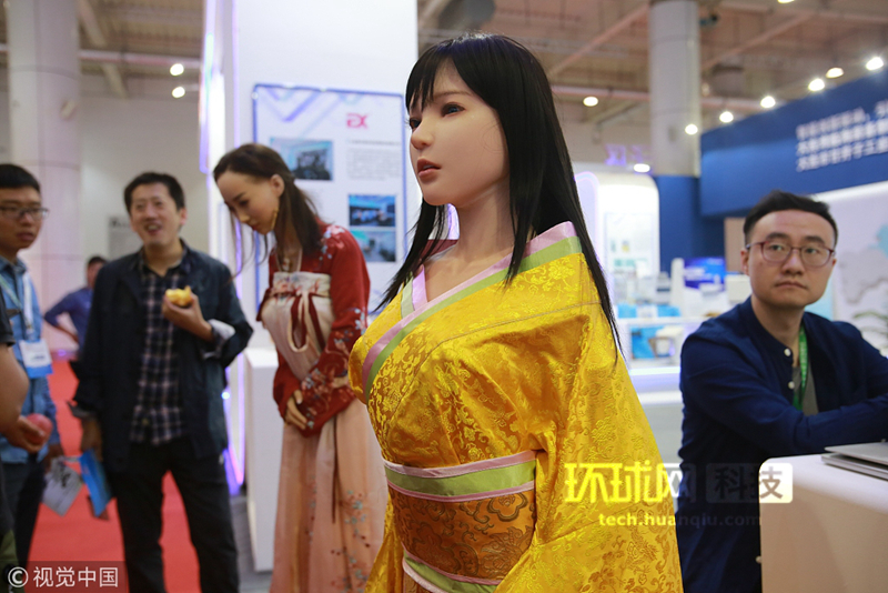 2018大连工博会上机器人美女栩栩如生945 / 作者:UFO外星人爱好者 / 帖子ID:31804