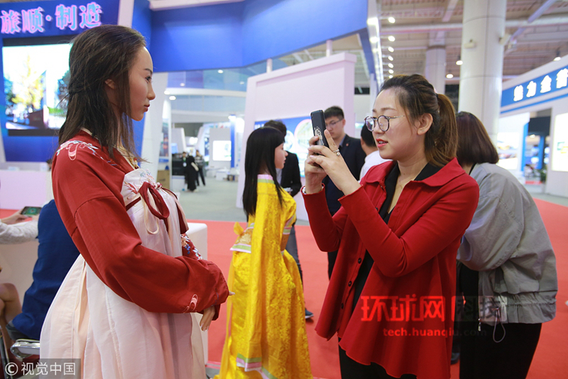 2018大连工博会上机器人美女栩栩如生333 / 作者:UFO外星人爱好者 / 帖子ID:31804