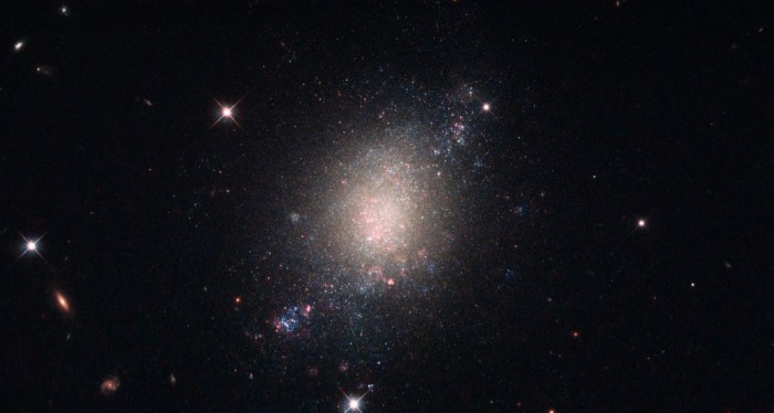 天文学家用哈勃望远镜展现近域宇宙：以紫外线细节512 / 作者:UFO外星人爱好者 / 帖子ID:31801