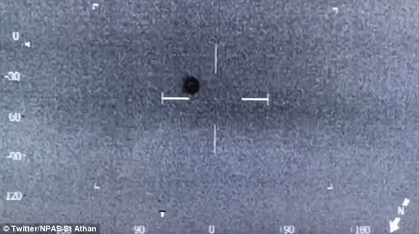 英国警方拍摄到7分钟UFO视频至今未公布30 / 作者:UFO外星人爱好者 / 帖子ID:31819 英国警方拍摄到7分钟UFO视频至今未公布30 / 作者:UFO外星人爱好者 / 帖子ID:31819