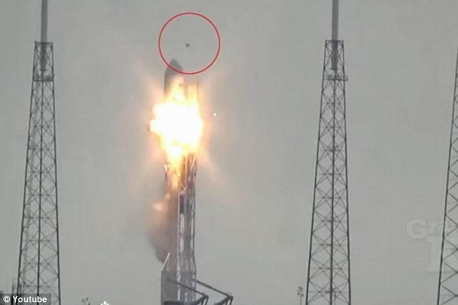 “猎鹰9号”爆炸前有UFO？又想让外星人背黑锅？162 / 作者:UFO外星人爱好者 / 帖子ID:32082