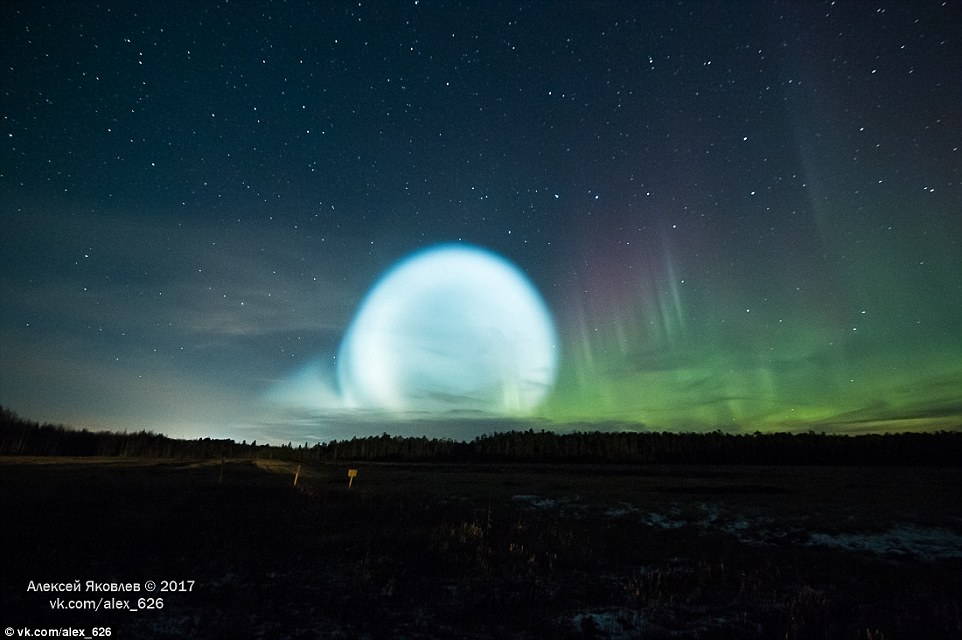 俄罗斯西伯利亚现巨大光球，疑似UFO，难道外星人来了？638 / 作者:UFO外星人爱好者 / 帖子ID:32134
