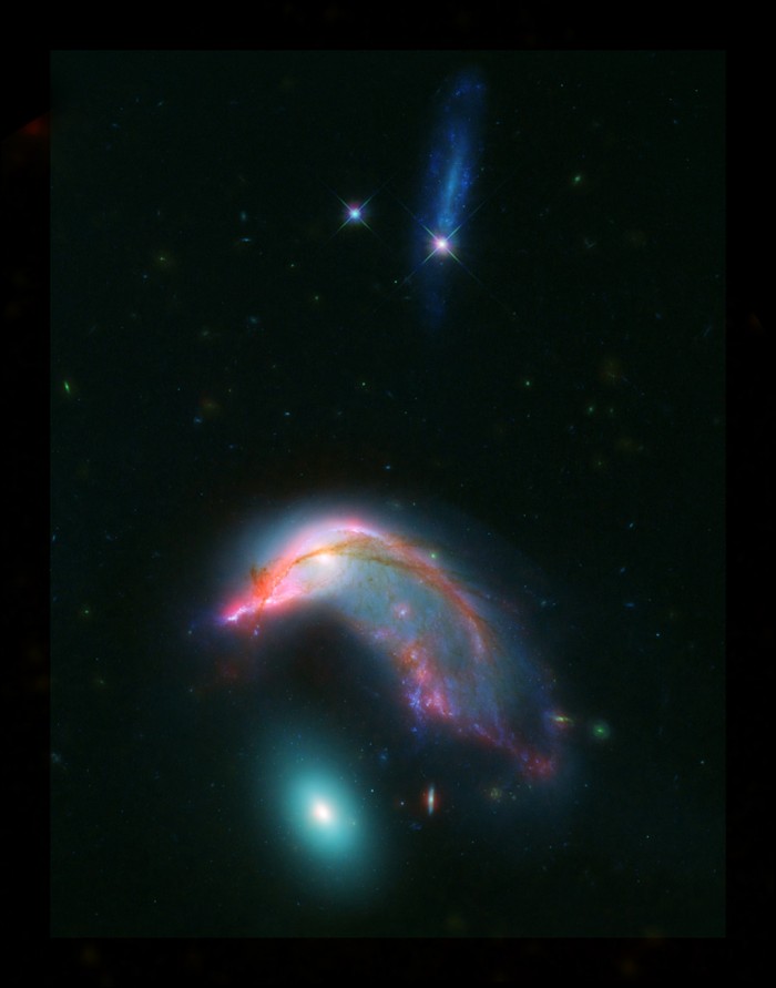 准备合并的两个星系,好像一只企鹅和一颗蛋630 / 作者:UFO外星人爱好者 / 帖子ID:32180 准备合并的两个星系,好像一只企鹅和一颗蛋630 / 作者:UFO外星人爱好者 / 帖子ID:32180