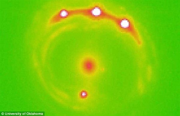 这个星系距离我们38亿光年远,然而还是被我们发现了744 / 作者:UFO外星人爱好者 / 帖子ID:32177 这个星系距离我们38亿光年远,然而还是被我们发现了744 / 作者:UFO外星人爱好者 / 帖子ID:32177