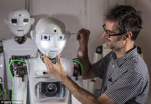 英科学家发明超逼真机器人：可跳舞，多种语言交谈52 / 作者:UFO外星人爱好者 / 帖子ID:32357