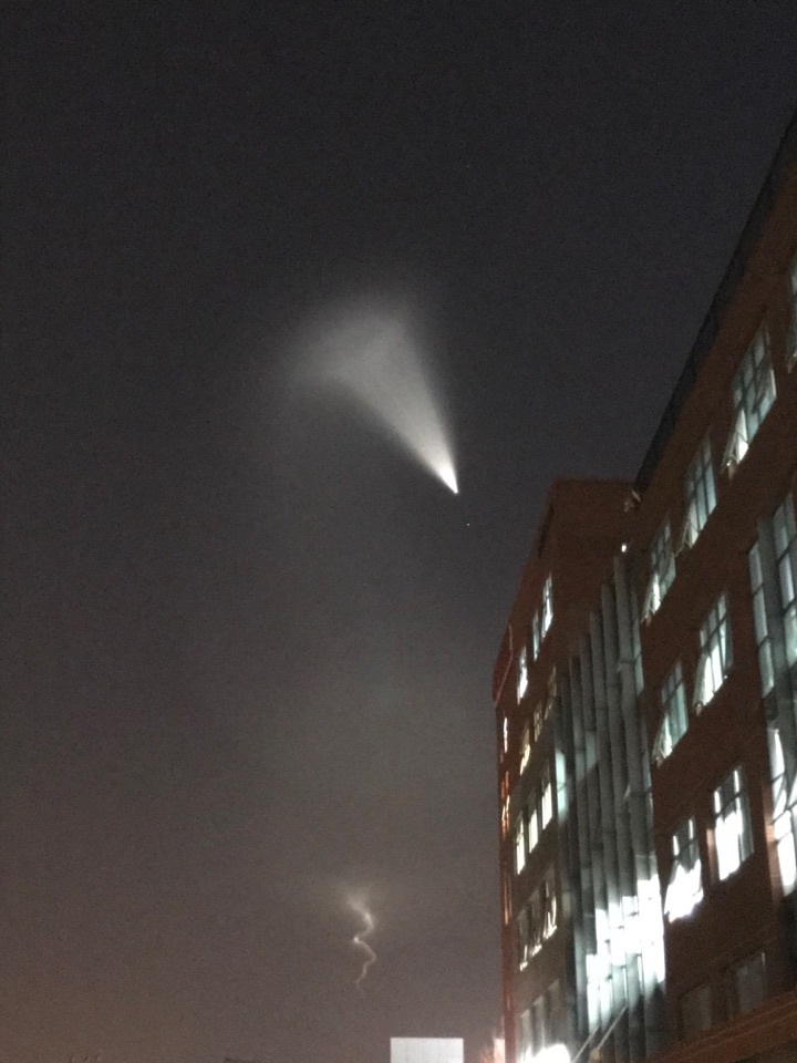 4月27号八点左右太原天津北京都可以看到的不明飞行物是什么？？24 / 作者:xufang1985 / 帖子ID:32705