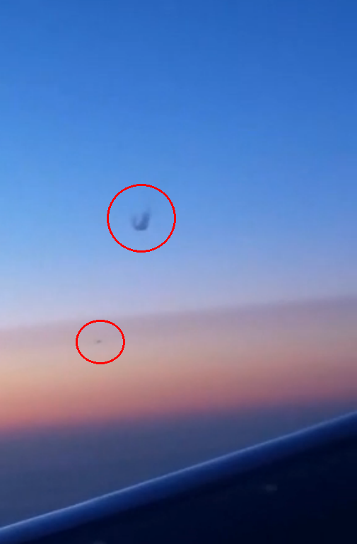 国外航班近距离拍到半隐形“UFO”590 / 作者:UFO外星人爱好者 / 帖子ID:33145 国外航班近距离拍到半隐形“UFO”590 / 作者:UFO外星人爱好者 / 帖子ID:33145