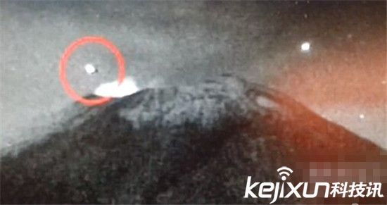 UFO隐藏火山口监视人类的日常活动650 / 作者:UFO外星人爱好者 / 帖子ID:33317