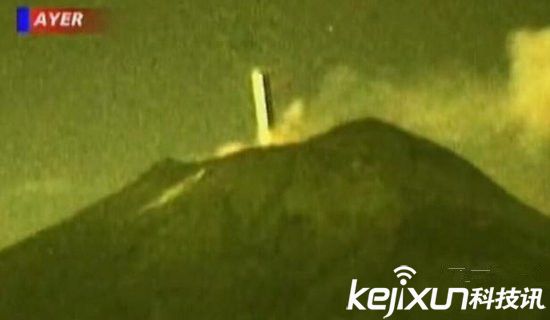 UFO隐藏火山口监视人类的日常活动697 / 作者:UFO外星人爱好者 / 帖子ID:33317