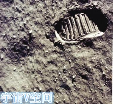 宇宙实时资讯之最新消息 人类首次登月的13个的图像曝光88 / 作者:快乐.每一天 / 帖子ID:33349
