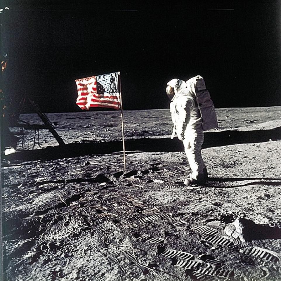 人类的一小步，罕见彩色照片揭示：1969年人类首次登月552 / 作者:YiHYcCgb / 帖子ID:33352