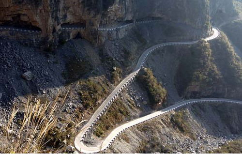 挂壁公路,领路锡崖沟挂壁公路的建造传奇515 / 作者:UFO外星人爱好者 / 帖子ID:33960