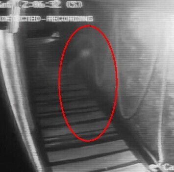 英国一酒吧监控记录到的幽灵932 / 作者:UFO外星人爱好者 / 帖子ID:33907