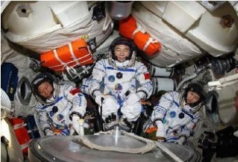 宇航服为什么这么特别916 / 作者:UFO外星人爱好者 / 帖子ID:40582 宇航服为什么这么特别916 / 作者:UFO外星人爱好者 / 帖子ID:40582