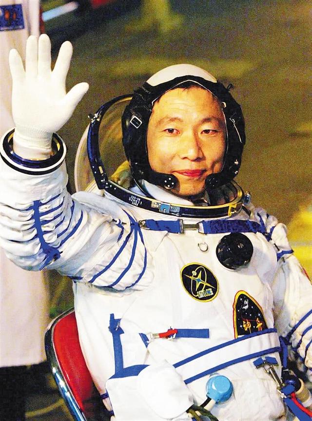 杨利伟在太空时，外星人曾去敲舱门？多年秘密终于被揭开302 / 作者:YiHYcCgb / 帖子ID:41887