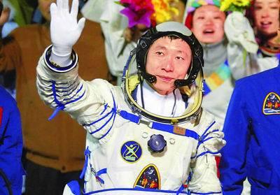 杨利伟上太空为何要带手枪？是为了对付外星人吗？667 / 作者:2125326 / 帖子ID:41900