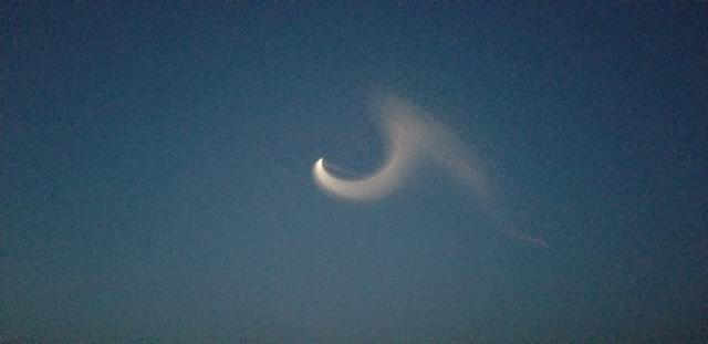 10月11日晚陕北上空的UFO照片是什么556 / 作者:爱上阿南 / 帖子ID:41933