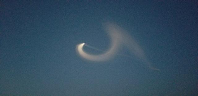 10月11日晚陕北上空的UFO照片是什么514 / 作者:爱上阿南 / 帖子ID:41933