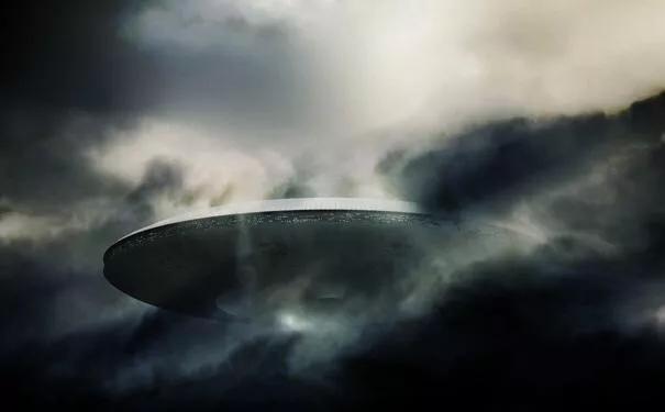 UFO事件揭秘：如不是外星人飞船那就是秘密武器879 / 作者:pybbs / 帖子ID:42019