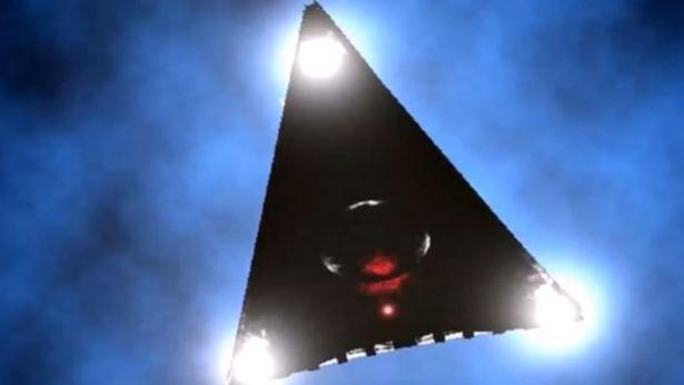 美国雷雨天出现神秘“黑三角形UFO”，是美国绝密侦察机还是飞碟?245 / 作者:快乐.每一天 / 帖子ID:42891