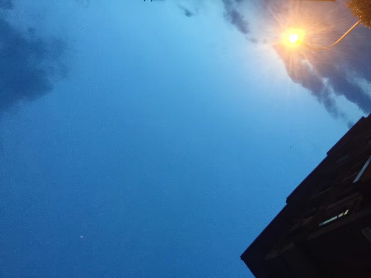 有谁真的见过ufo？0 / 作者:cGtLUxYT / 帖子ID:43752