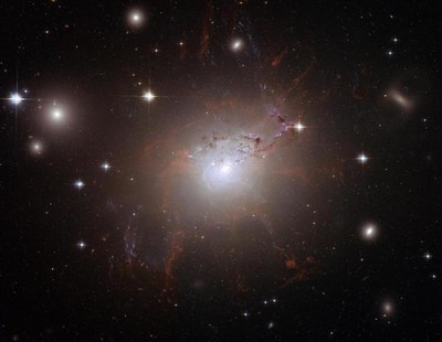 暗能量存在导致宇宙膨胀，那么是不是我们周围也存在暗能量？909 / 作者:cornil / 帖子ID:44754