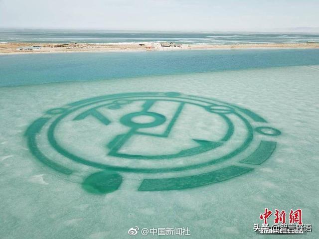 今日青海湖冰面突显貌似麦田怪圈的图案，面积超过一百多平方。188 / 作者:lillian0630 / 帖子ID:45415
