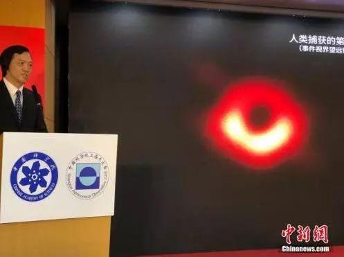 人掉进黑洞会怎样？死定了吗？会穿越吗？282 / 作者:爱上阿南 / 帖子ID:45420