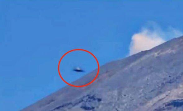 墨西哥火山下有外星基地？外星猎人称爆发期间有大量UFO出入！827 / 作者:levin2008 / 帖子ID:45453