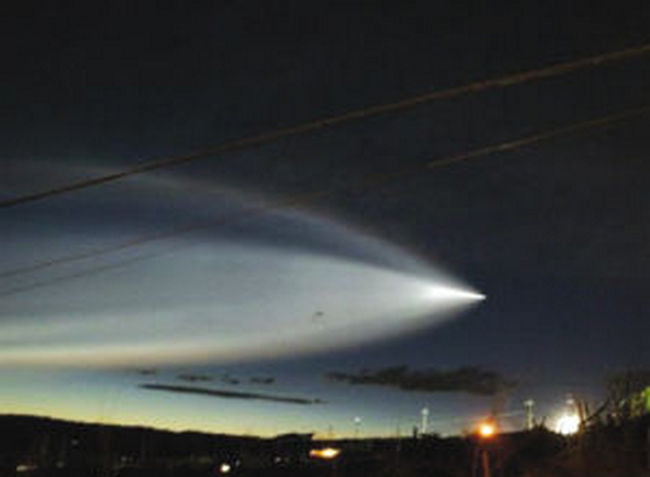 萧山机场ufo事件 多人发现天空出现UFO796 / 作者:UFO外星人爱好者 / 帖子ID:46942