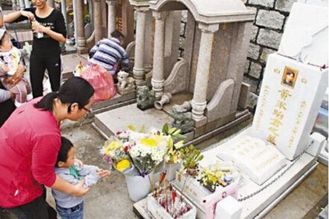 黄家驹死亡之谜 去世过程令人唏嘘175 / 作者:UFO外星人爱好者 / 帖子ID:47095