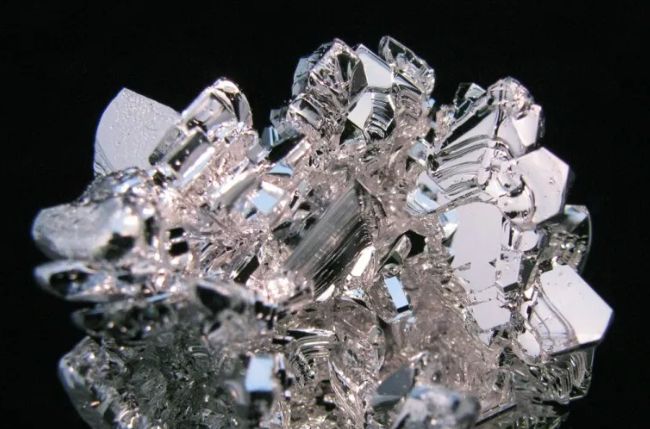 地壳中十大最常见元素 氧（约占地壳的46.1%）含量是最多的682 / 作者:UFO外星人爱好者 / 帖子ID:47346