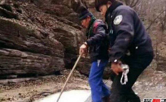 男子逃票被困雪山 被困14小时终于获救965 / 作者:UFO外星人爱好者 / 帖子ID:47667