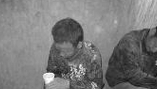 盗墓贼迷恋千年古尸,同居尸奸后中毒死亡340 / 作者:伤我心太深 / 帖子ID:48239
