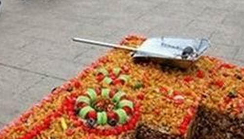 切糕事件是怎么回事,湖南岳阳卖出天价切糕261 / 作者:小深 / 帖子ID:48308