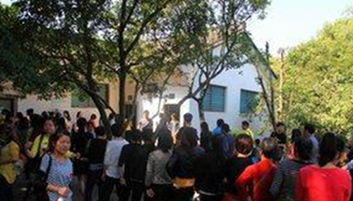 女生为何都排队上厕所真相,大部分女生给出同样答复675 / 作者:小深 / 帖子ID:48284