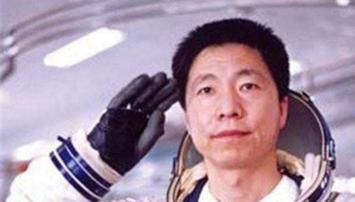 【谣言破解】杨利伟不再上天是因为有外星人敲门？549 / 作者:小深 / 帖子ID:48337