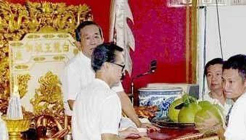 泰国白龙王灵异事件,刘德华竟是得到他的指点才开运635 / 作者:UFO外星人爱好者 / 帖子ID:48167