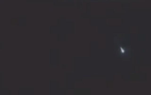 天空又现不明飞行物，上百人亲眼目睹，拍下视频，或是自然现象165 / 作者:everloses / 帖子ID:48350