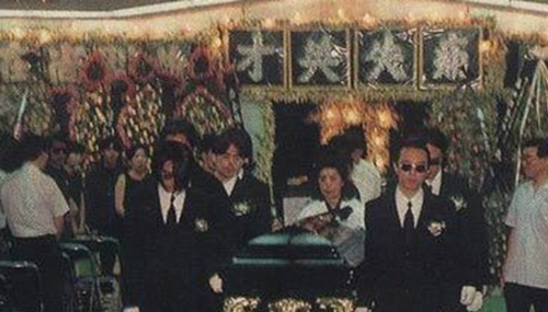 真相大曝光!黄家驹死亡之谜,受邀录制日本节目不幸坠台76 / 作者:网上的人生 / 帖子ID:48787