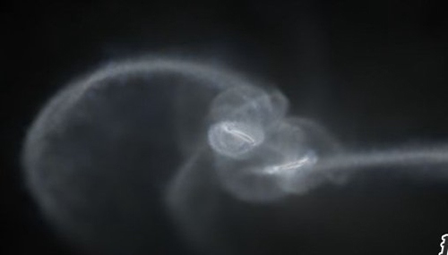 老鼠星系：两只&quot;老鼠&quot;合体而成,距地3亿光年216 / 作者:小深 / 帖子ID:49071